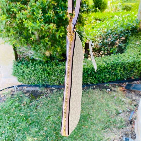 Michael kors signature wristlet wallet pink - Picture 5 of 9